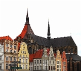 Rostock, am Neuen Markt : alte Häuser, Kirche